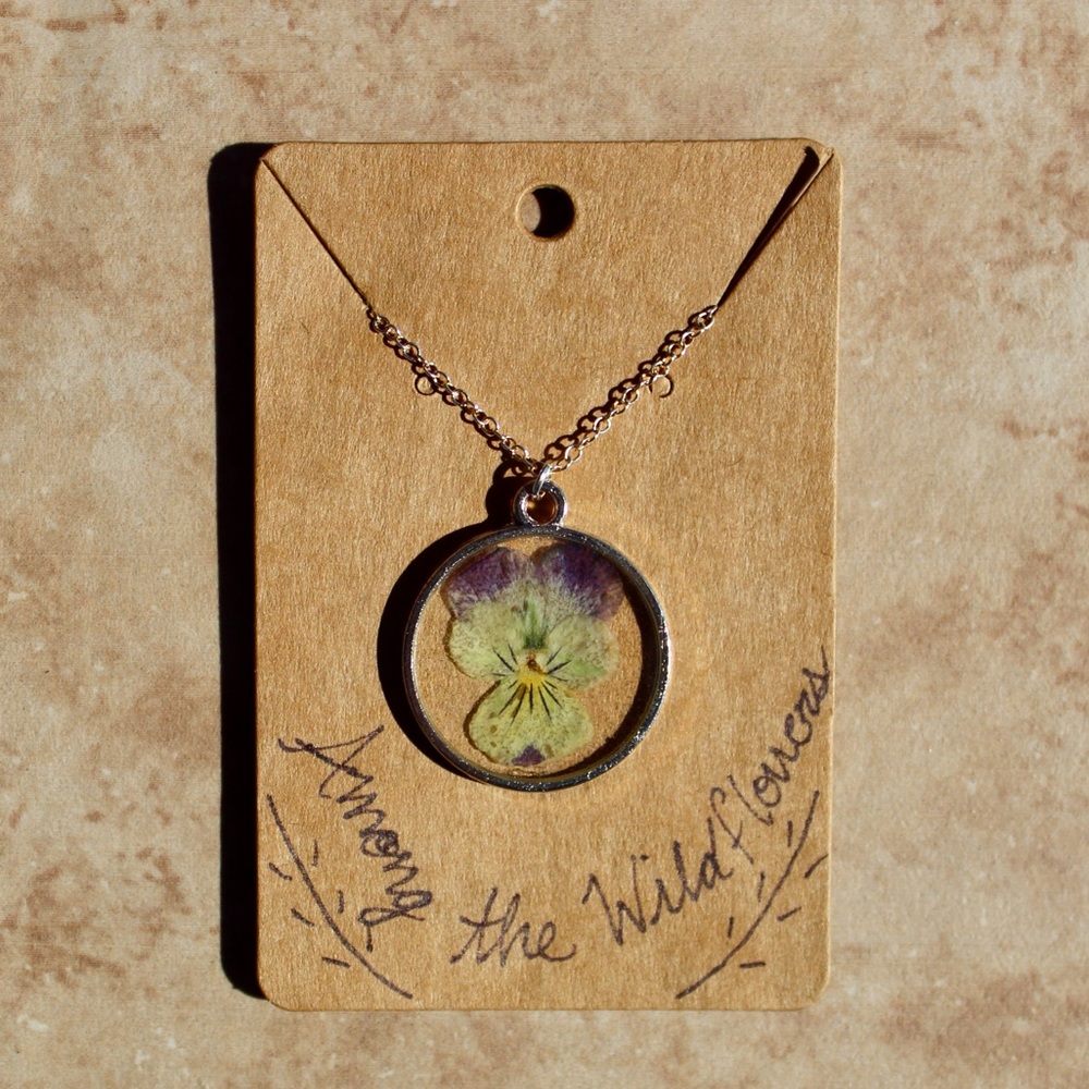 WILD VIOLET NECKLACE